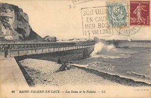CPA 76 SAINT VALERY EN CAUX LES JETEES ET FALAISES - Imagen 1 de 1