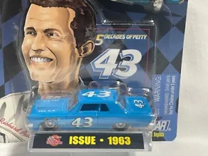 RACING CHAMPIONS 5 Decades of Petty #43 Richard Petty 1963 Plymouth NASCAR 1/64 - Picture 1 of 2