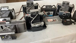 Lot of 6 Vintage Polaroid Land Cameras- 100 350 J66 320 210 + 5 Covers + Light - Picture 1 of 11