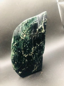 Muestra mineral de cristal de jade serpentino pulido piedra natural de 1,4 kg - Imagen 1 de 11