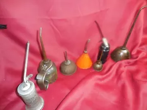 Collezione di 6 oliatori in latta olio piccoli e grandi vintage - Foto 1 di 16