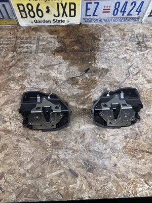 Actuador de cierre de puerta BMW 528i 535i 550i F10 RR/RL 2011-2013 7229460 FABRICANTE DE EQUIPOS ORIGINALES Foto 1 de 4