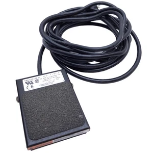 Linemaster T-91-SC3 Treadlite II Momentary Foot Pedal Switch, 1/2HP, 125VAC 10A - Picture 1 of 9