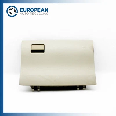 Guantera gris inferior Toyota Prius V 2015-2017 - código de acabado = LA19 OEM 5555047121B1 Foto 1 de 4