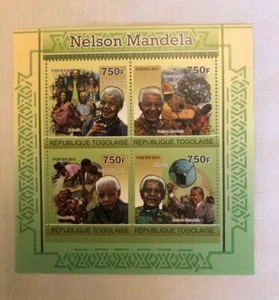Un foglio da collezione di 4 francobolli dal Togo con Nelson Mandela - Foto 1 di 1