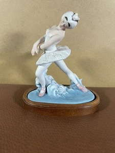 ROYAL ORLEANS BISQUE FIGURINE “THE SWAN QUEEN” from SWAN LAKE 795/6000 - Picture 1 of 9