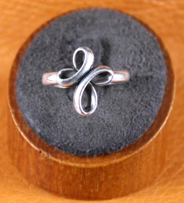 Anillo James Avery Cruz Cinta Eterna Plata de Ley Talla 8.5 RG-1435 Foto 1 de 4