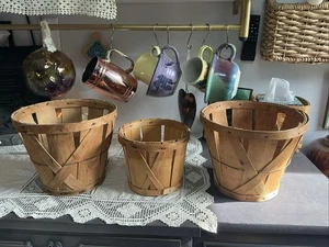 "(3) Cestas de bayas coctelera de madera primitiva antigua 2 grandes 7,5"" 1 pequeña 5,5""" - Imagen 1 de 19