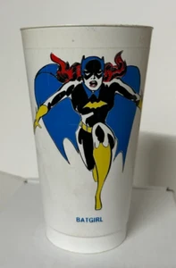 BATGIRL DC Comics SUPER HEROES 7-11 CUP 1973 Batman - Picture 1 of 2