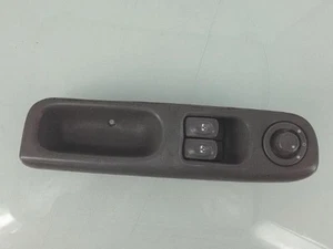 Interruptor de elevalunas delantero izquierdo RENAULT TWINGO 1 PHASE 3 - Imagen 1 de 9