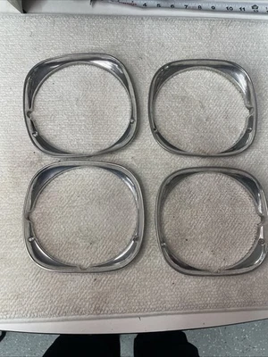 Molduras para faróis Pontiac Lemans Tempest T-37 GT-37 1970 1971 1972 - Imagem 1 de 4