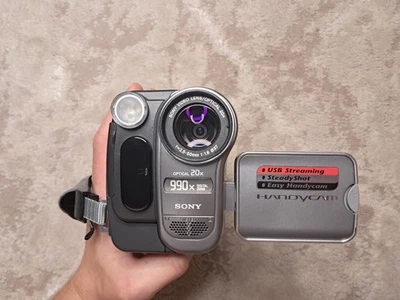 Sony Handycam DCR-TRV270E Digital 8 Camcorder Player Video Recorder Japan made - Image 1 of 4