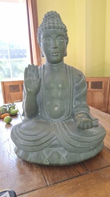 Estatua de Buda de resina de 19" - Escultura sentada con pátina verde, decoración del hogar y jardín Foto 1 de 4