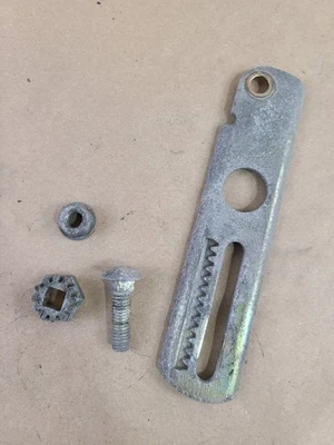 OEM 1986 -1991 BMW E30 325e 325i M20 Power Steering Adjusting Bolt Nut & Bracket - Image 1 of 4