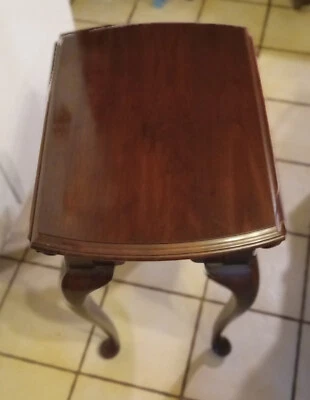 Ethan Allen Cherry Dropleaf End Table    (EA-107) - Image 1 of 4