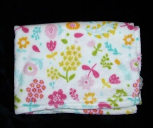 Manta bebé First Nemcor rosa aguamarina amarillo verde flores florales suaves  - Imagen 1 de 2