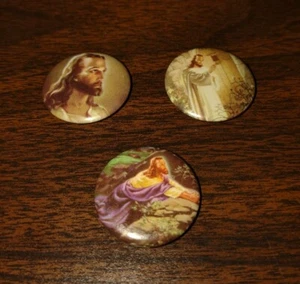 Surtido de hermosos alfileres vintage de Jesús - juego de 3 - Imagen 1 de 6