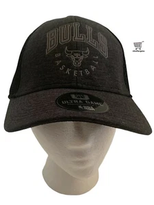 Cappello Berretto Ultra Game Chicago Bulls NBA Basketball Reflective Flex Fit Maglia Nuovo - Foto 1 di 10