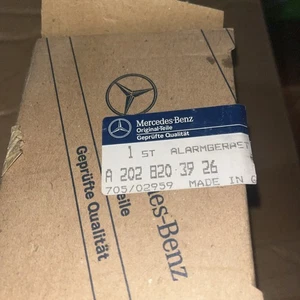 New Mercedes W202 C-Class - Towing Protection Alarm Unit 2028203926 NOS boxed - Picture 1 of 24