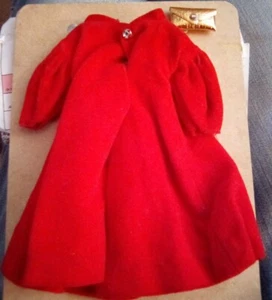Abrigo Barbie años 60 rojo acampanado y cartera dorada - Imagen 1 de 3