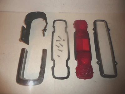 Moldura de junta de bisel de lente de lámpara trasera Monte Carlo 1970-1972 Foto 1 de 4