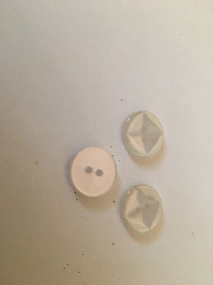 12 NEW 5/8 INCH  WHITE  PEARL FINISH STAR DESIGN BUTTON - Image 1 of 1