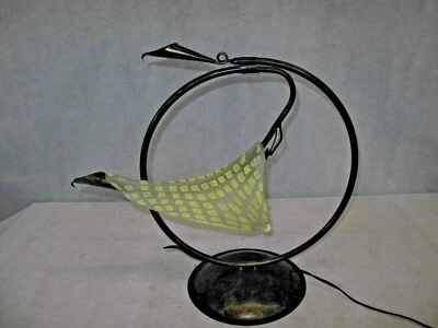 Lámpara de mesa estilo Art Deco hecha a mano de hierro forjado 1 pantalla de vidrio soplado amarillo Foto 1 de 4