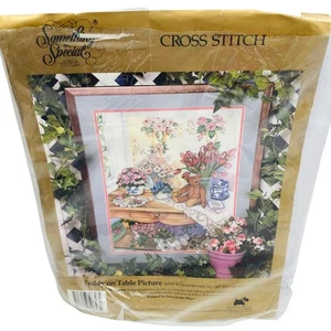 Etwas Besonderes Teddy auf Tisch Bild Vintage Kreuzstich Kit 14" x 18" - Bild 1 von 3