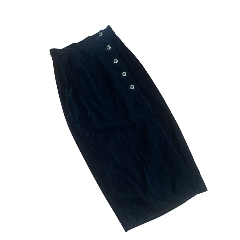 Saia Midi Vintage Anos 90 CONTEMPO Casuals Veludo GÓTICA GRUNGE Preta BONECA JRS Pequena - Imagem 1 de 4