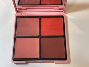 Ciate x Miss Piggy All About Moi! Cream Creme Blush Face Palette Muppets New - Picture 1 of 4