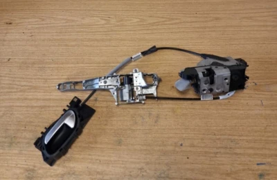 PEUGEOT 208 2016 GT LINE NSF PASSENGER SIDE FRONT DOOR LOCK MECHANISM 9812500980 - Image 1 of 4