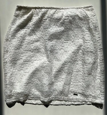 Hollister White Floral Lace Stretch Pencil Mini Skirt - Size M - Image 1 of 4