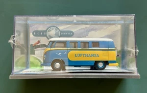(1998) Corgi Classics Ltd. (07001): Aero-Service, Lufthansa; Volkswagen-Minibus - Picture 1 of 5