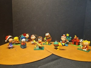 1990 Charlie Brown And The Peanuts Gang Christmas Ornaments set of 12 Box incl. - Picture 1 of 20