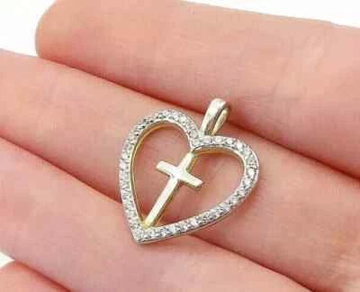 Colgante de cadena cruzada corazón corte redondo de 2 quilates de moissanita real enchapado en oro amarillo de 14 quilates Foto 1 de 4