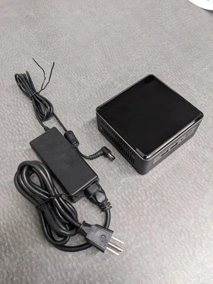 ** Intel NUC i5-7260U + 8GB RAM + 250GB SSD + Windows 11 Pro NUC7I5BNH Foto 1 de 4