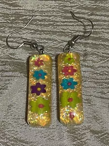 Resin Hippie Flower Earrings - Picture 1 of 4