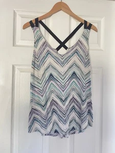 Camiseta sin mangas de verano con estampado de chevron talla mediana de Maurices sin mangas con tiras - Imagen 1 de 4
