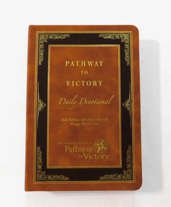 Pathway To Victory Daily Devotional By Dr. Robert Jeffress 2026 Annual Leather - Picture 1 of 4