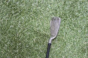 Macgregor MC 501 graphite shaft 9 iron golf club - Picture 1 of 17