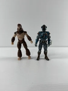 Fortnite 2 Stück ALCHEMIST and The Visitor Actionfiguren 3,75 Zoll - Bild 1 von 2