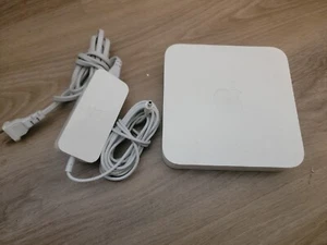 Apple AirPort Extreme 802.11n WiFi Router A1354 4th Gen Base Station - Picture 1 of 3