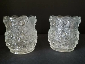 Jarrones de bordes festoneados margarita y margarita de vidrio transparente, 2, hechos en EE. UU. - Imagen 1 de 9
