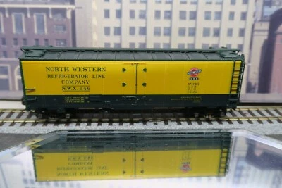 INTERMOUNTAIN HO SCALE NORTHWESTERN NWX 646 STEEL SIDED REEFER WITH KADEE'S! - Image 1 of 4