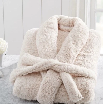 Pottery Barn | Oso de peluche imitación piel sherpa bata beige acogedor suave neutro Foto 1 de 4