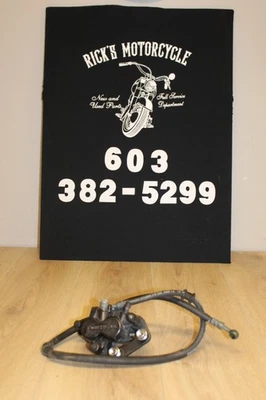 1998 97-04 Suzuki Marauder 800 VZ800 LEFT FRONT BRAKE CALIPER — 第 1/4 张图片