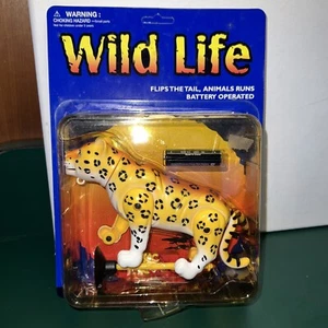Vintage 2000 Funmax Battery Operated Wildlife Leopard Flips Tail Runs Around New - Picture 1 of 5