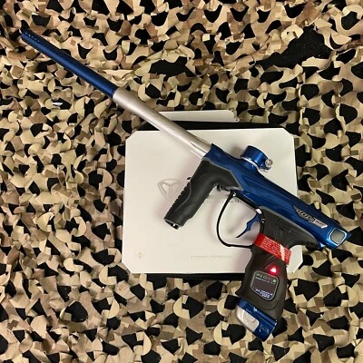NUEVA pistola de paintball Dye M3+ 2.0 - azul profundo Foto 1 de 4