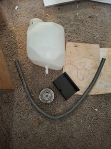 NOS 1972 1973 CHEVY VEGA RADIATOR COOLANT RECOVERY UNIT OEM GM 994525 - Picture 1 of 4