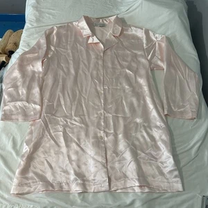Camicia da notte donna Oscar De La Renta in raso rosa taglia M manica lunga con bottoni - Foto 1 di 7